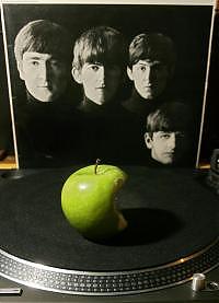 Apple и Beatles
