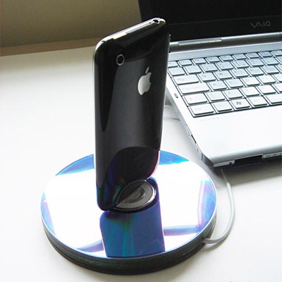 док для iphone из компакт дисков