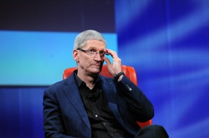 Тим Кук пообещал «множество полезных приложений» для Apple Watch и отказался обсуждать iCar