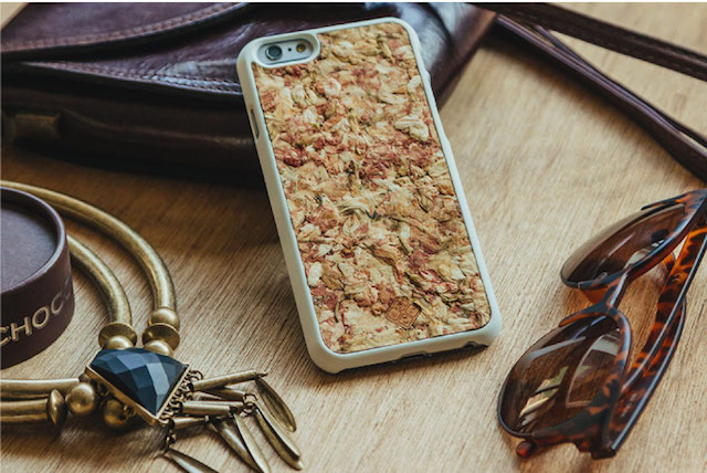 Organika Cases — чехлы для iPhone из кофейных зерен, сена, лепестков роз