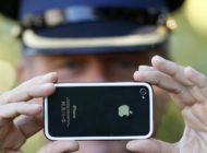 С помощью чего полиция взламывает  iPhone?